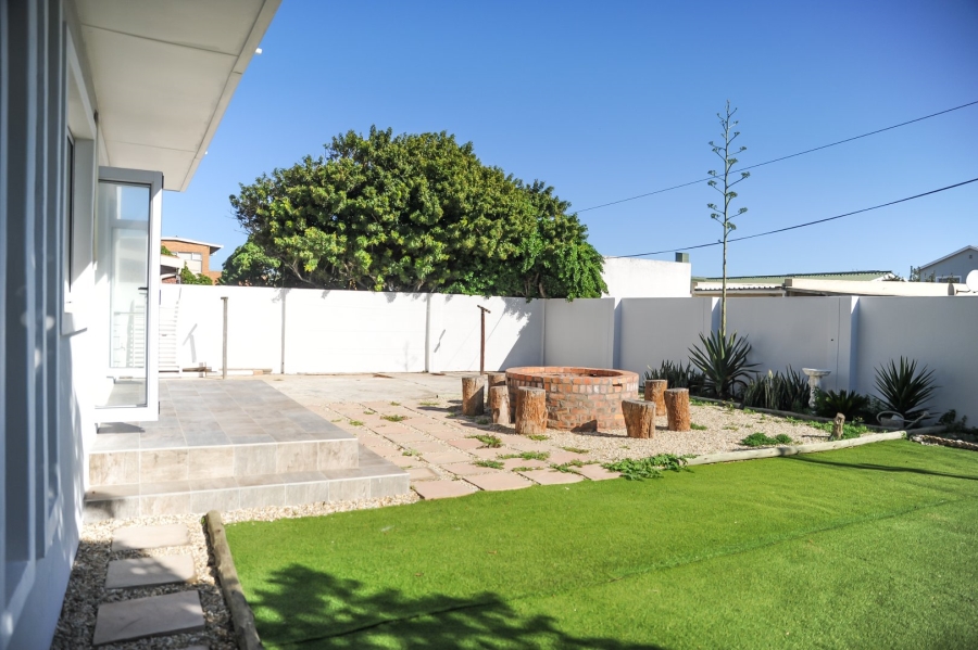 4 Bedroom Property for Sale in Yzerfontein Western Cape